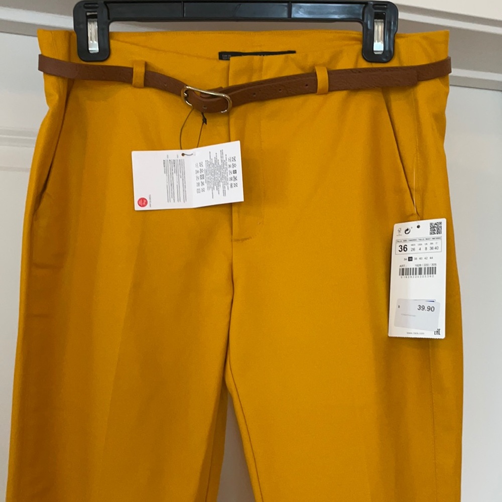 NWT ZARA BASICS MUSTARD WITH CUTE BELT. SIZE USA04, EUR 36.